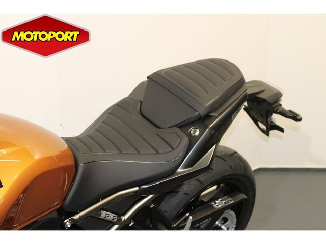 suzuki - gsx-8t