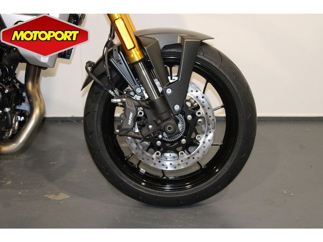 suzuki - gsx-8t