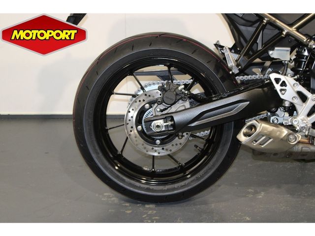 suzuki - gsx-8t