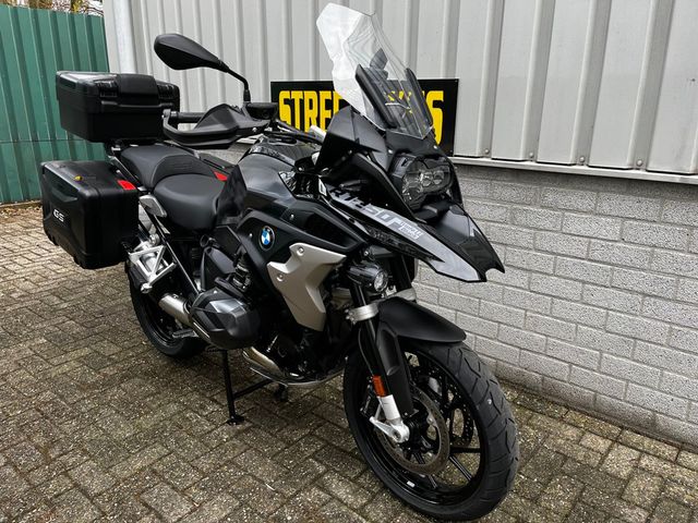 bmw - r-1250-gs-triple-black