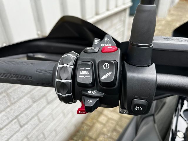 bmw - r-1250-gs-triple-black