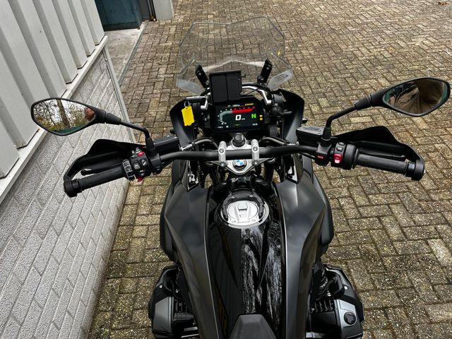 bmw - r-1250-gs-triple-black