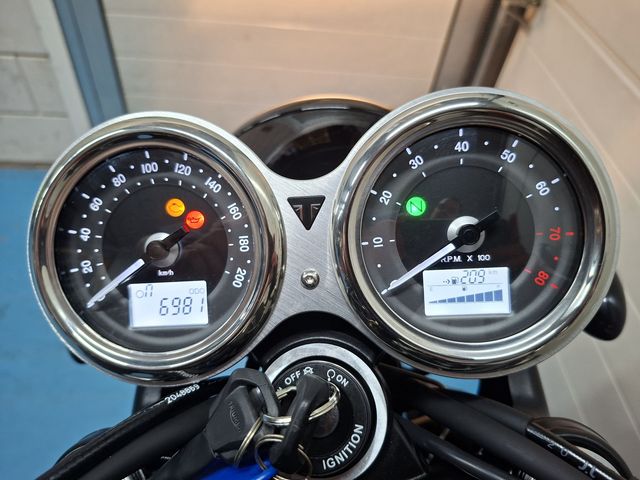 triumph - bonneville-t-100-black