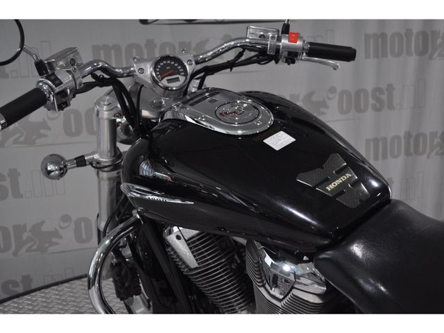 honda - vtx-1800