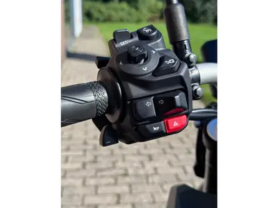 YAMAHA MT 07 Y-AMT – foto 3