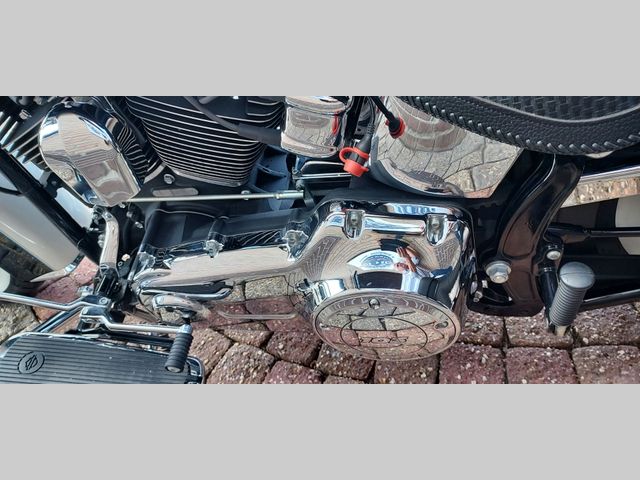 harley-davidson - softail-deluxe-flstn