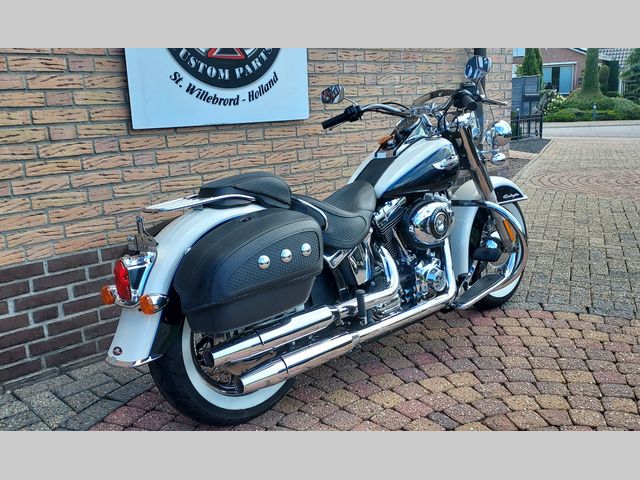 harley-davidson - softail-deluxe-flstn