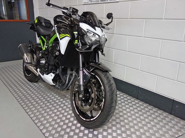 kawasaki - z900