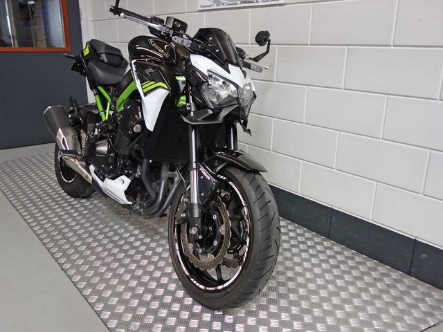 kawasaki - z900