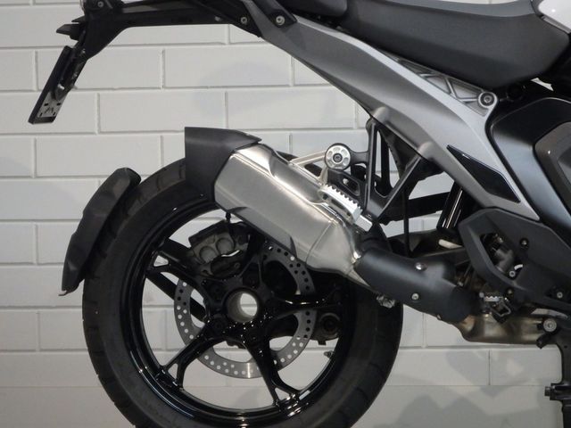 bmw - r-1300-gs