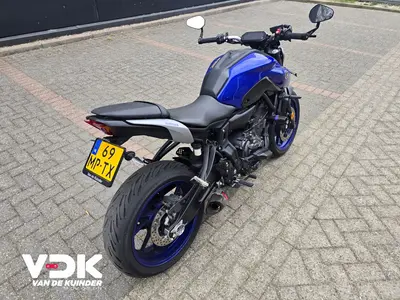 YAMAHA MT 07 – foto 4