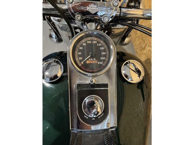 harley-davidson - nostalgia-softail-special-flstn