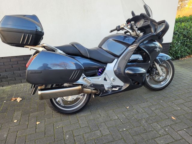 honda - st-1300-pan-european