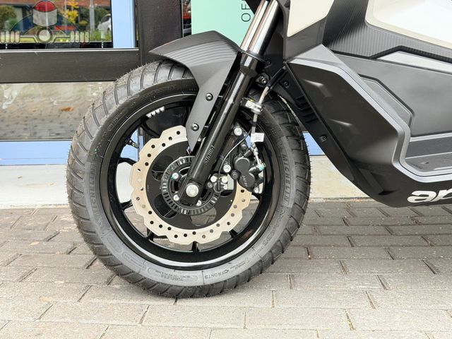 aprilia - sr-gt-200