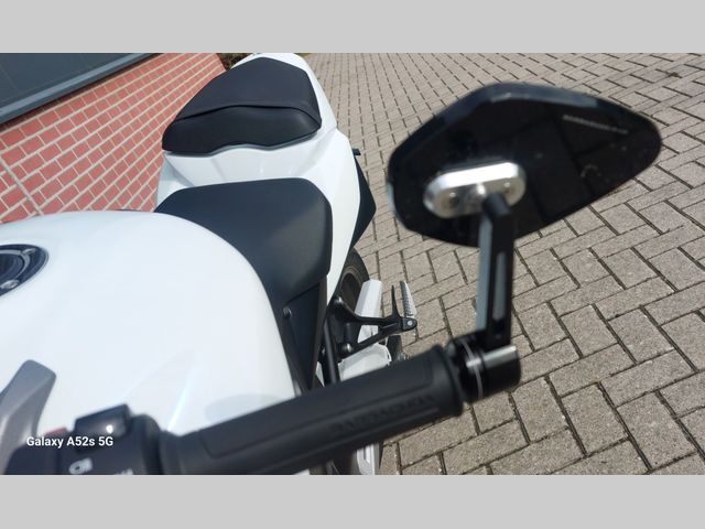 suzuki - gsr-750