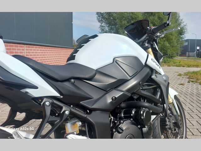 suzuki - gsr-750