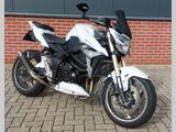 SUZUKI GSR 750