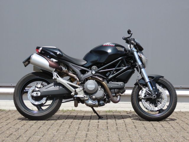 ducati - monster-696