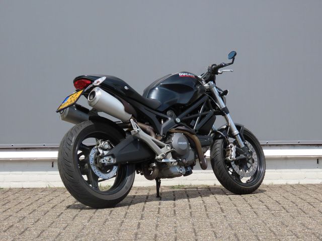 ducati - monster-696