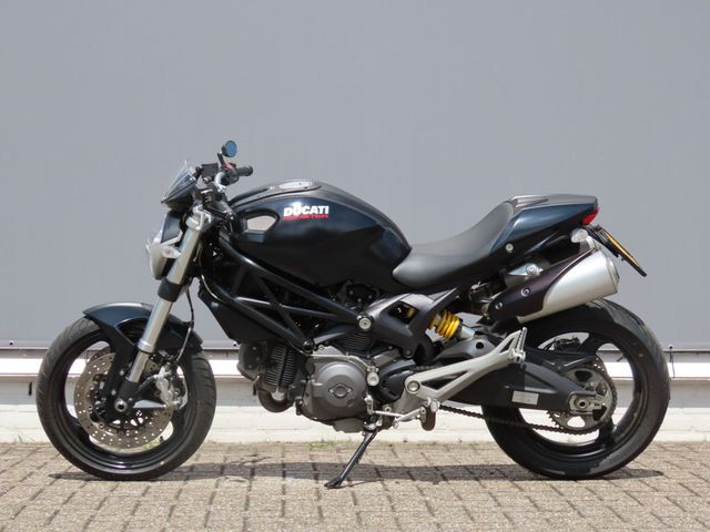 ducati - monster-696