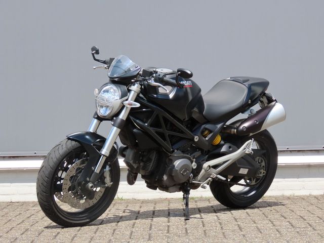 ducati - monster-696