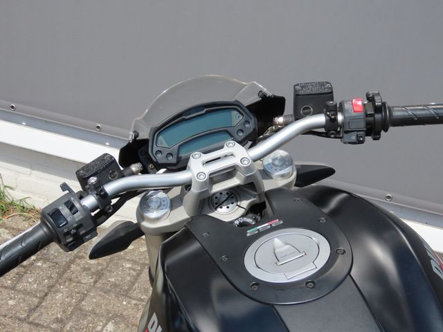 ducati - monster-696