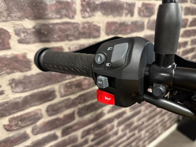 triumph - scrambler-400-xc