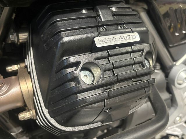 moto-guzzi - v-85-tt-guardia-d-onore-850