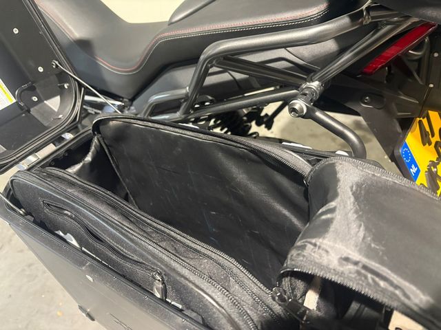 moto-guzzi - v-85-tt-guardia-d-onore-850