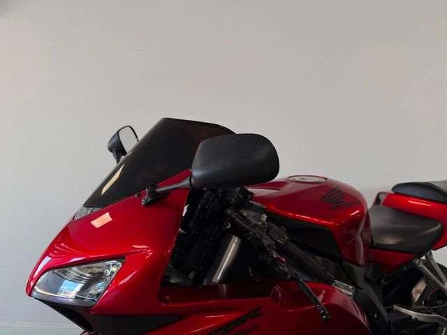 honda - cbr-1000-rr-fireblade