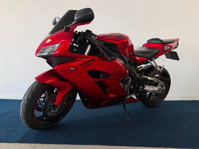 honda - cbr-1000-rr-fireblade