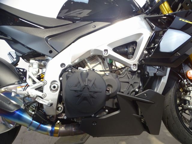 aprilia - tuono-v4
