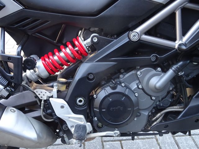 aprilia - caponord-1200