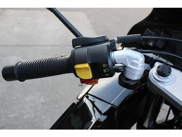 bmw - r-1100-rs