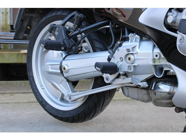 bmw - r-1100-rs