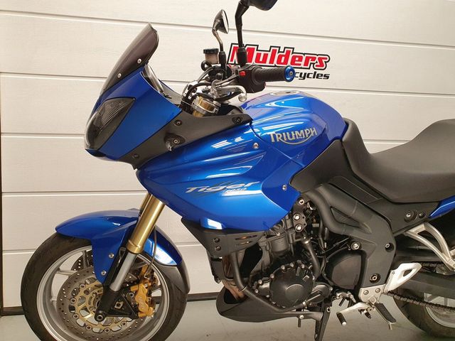 triumph - tiger-1050