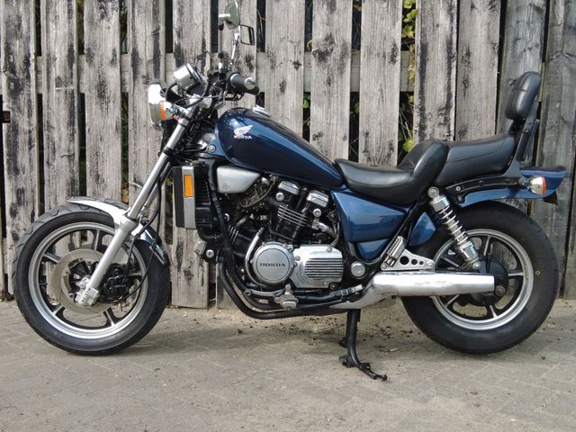 honda - vf-750-c-magna