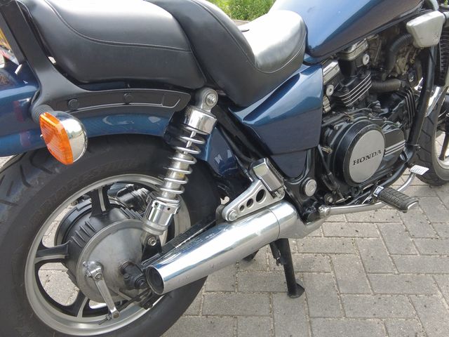 honda - vf-750-c-magna