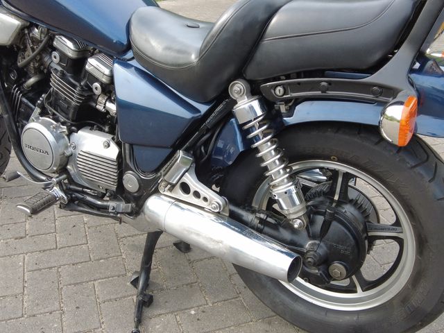 honda - vf-750-c-magna
