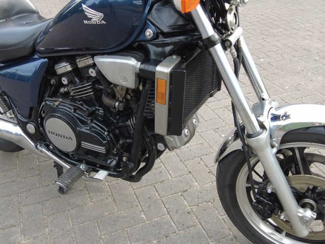 honda - vf-750-c-magna