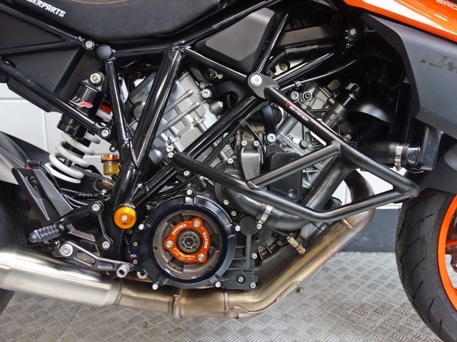 ktm - 1290-super-duke-r