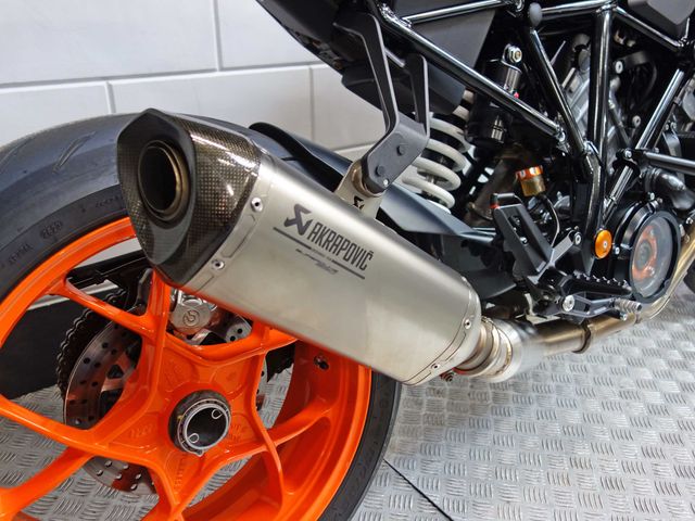 ktm - 1290-super-duke-r