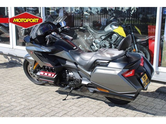 honda - gl-1800-goldwing-bagger