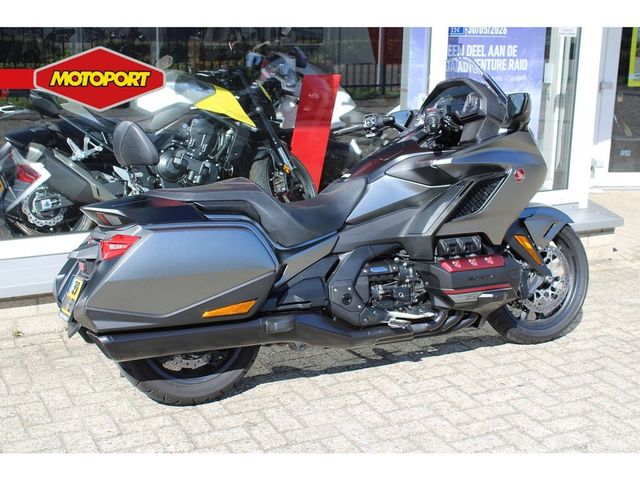 honda - gl-1800-goldwing-bagger