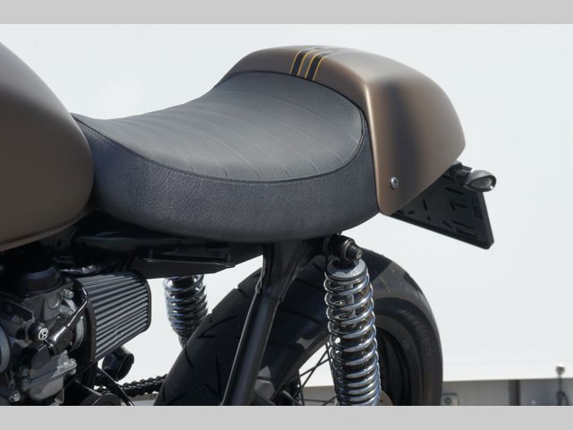 triumph - thruxton-900