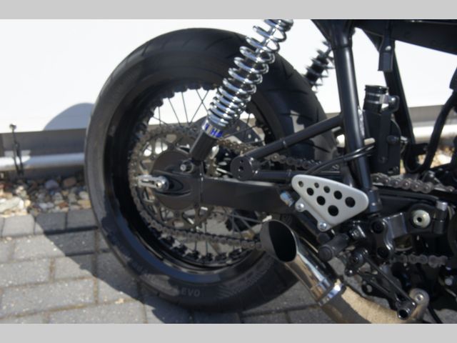triumph - thruxton-900