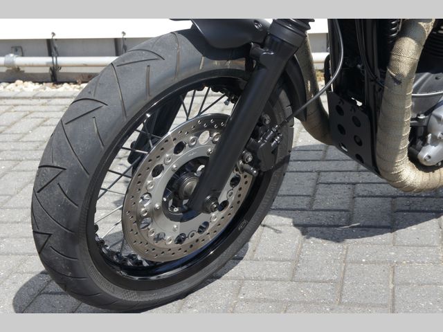 triumph - thruxton-900