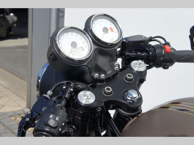 triumph - thruxton-900
