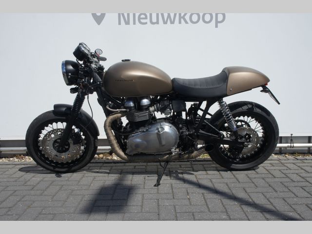 triumph - thruxton-900