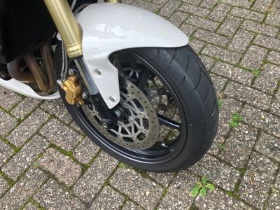 TRIUMPH STREET TRIPLE 675 – foto 2